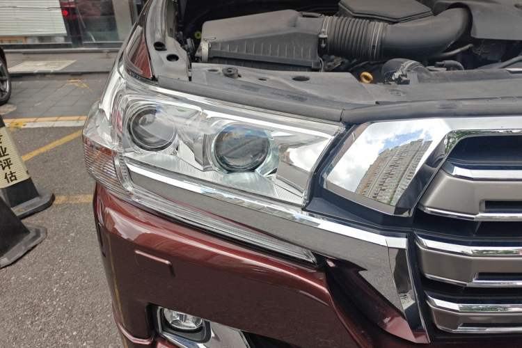 Used Toyota Land Cruiser 2016 4.0L Gasoline 8-Seater U.S. Specification Right Front Headlight