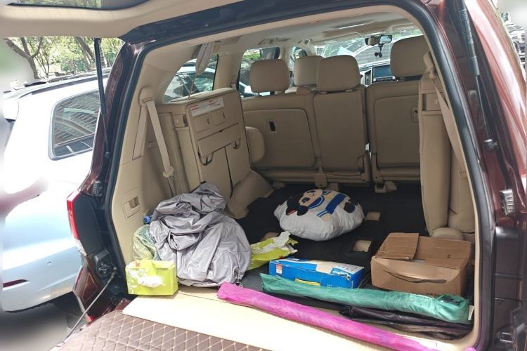 Used Toyota Land Cruiser 2016 4.0L Gasoline 8-Seater U.S. Specification Trunk