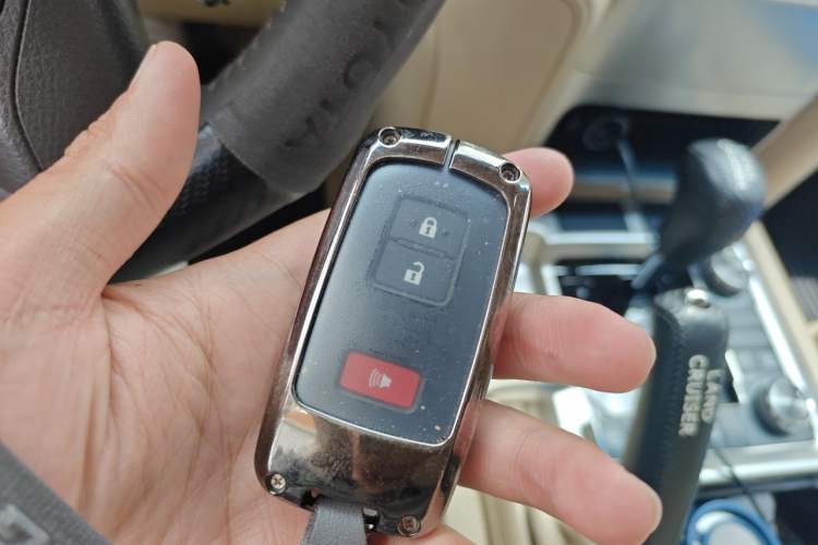 Used Toyota Land Cruiser 2016 4.0L Gasoline 8-Seater U.S. Specification Vehicle Key