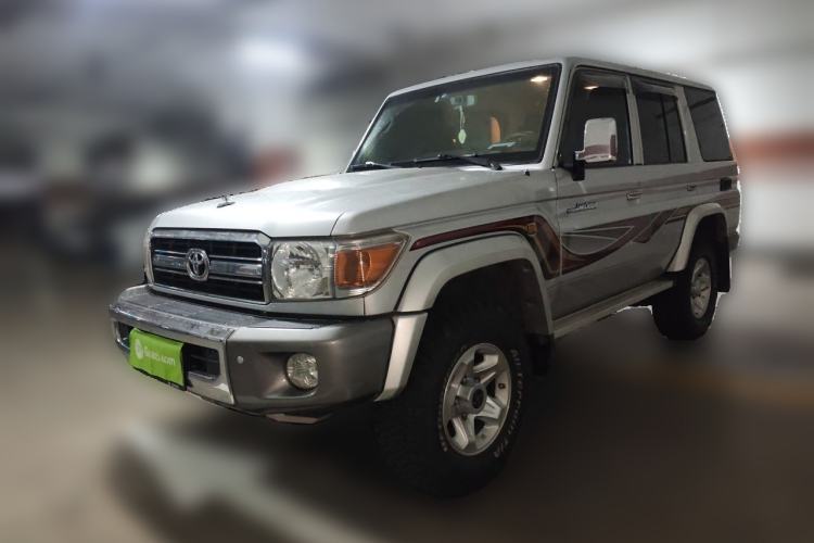 Ojetý Toyota Land Cruiser 2016 Crown Land Cruiser (parallel import), manual transmission, 4.0-liter engine, 5 seats Guazi used car, China used car export, Used car for sale, Used cars, Cheapest cars for sale