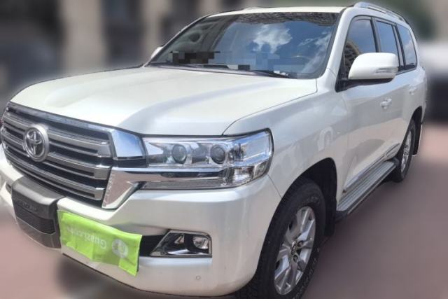 Used Toyota Land Cruiser 2016 Toyota Land Cruiser (Parallel Import), Middle East spec, 4.6-liter V8, four‑wheel drive, 8 seats