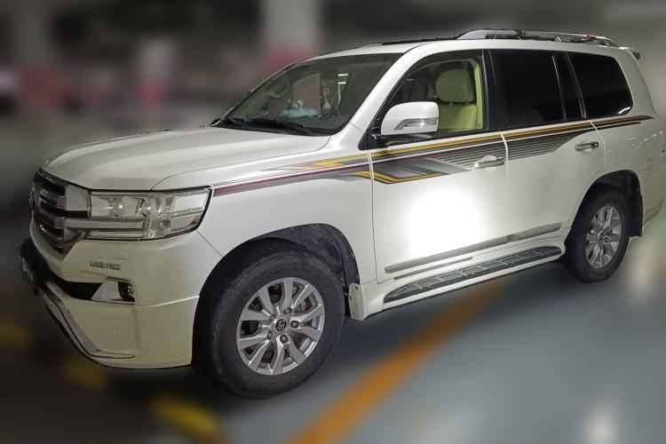 Used Toyota Land Cruiser 2016 Toyota Land Cruiser, 8-seater, 4.0-liter automatic (parallel import) Guazi used car, China used car export, Used car for sale, Used cars, Cheapest cars for sale