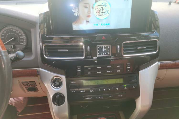 Used Toyota Land Cruiser 2016 4.0L Gasoline 8-Seater Middle East Version Audio And AC Panel