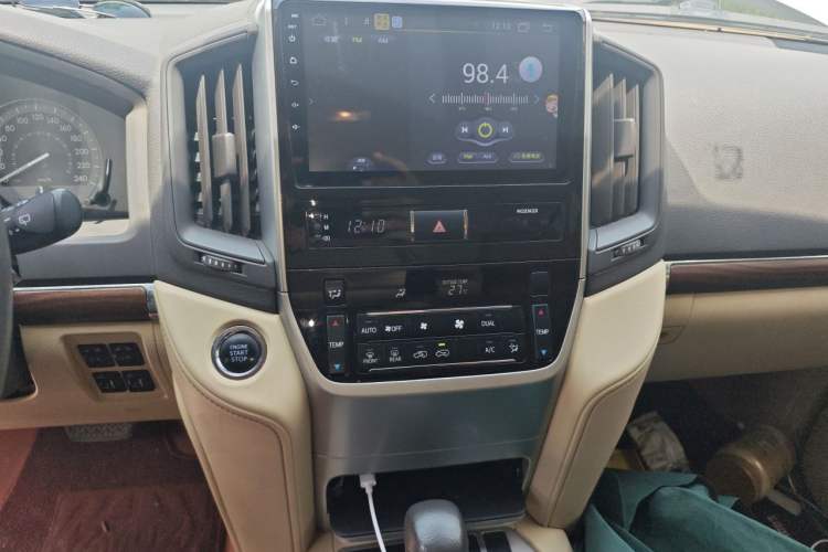 Used Toyota Land Cruiser  Audio And AC Panel