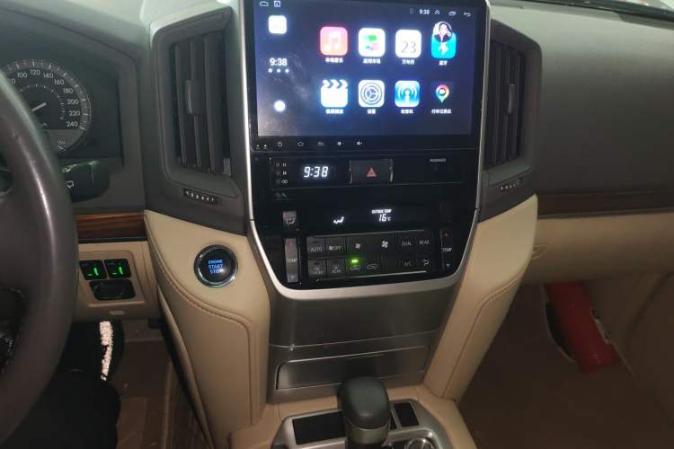 Used Toyota Land Cruiser 2016 4.0L Gasoline 8-Seater U.S. Specification Audio And AC Panel