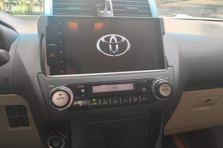 Used Toyota Land Cruiser  Audio And AC Panel