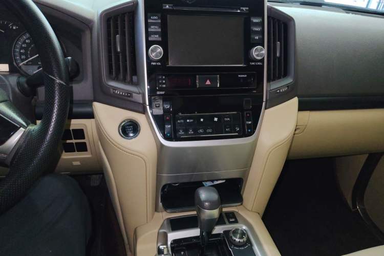 Used Toyota Land Cruiser  Audio And AC Panel