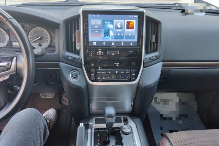 Used Toyota Land Cruiser 2016 4.0L GX-R Eight-Cylinder Dual Differential – Middle East Audio And AC Panel