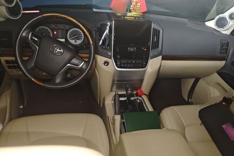 Used Toyota Land Cruiser  Center Console