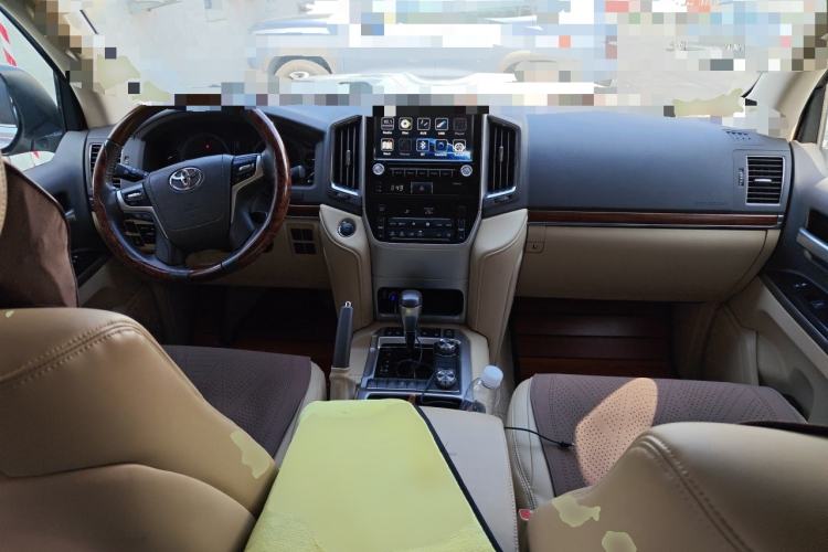 Used Toyota Land Cruiser  Center Console