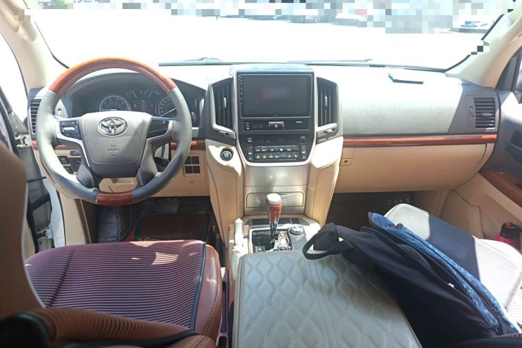 Used Toyota Land Cruiser 2016 4.0L Automatic Transmission Middle East Version Center Console
