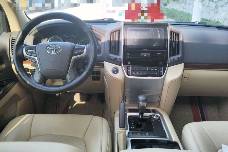 Used Toyota Land Cruiser 2016 4.0L Gasoline 8-Seater Middle East Version Center Console