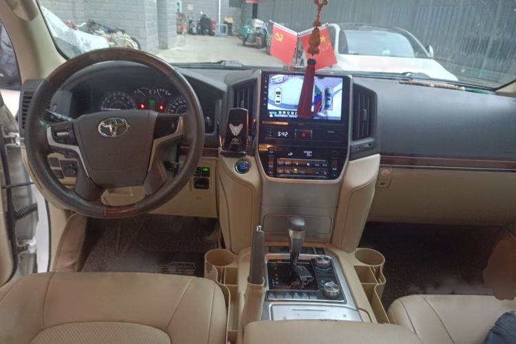 Used Toyota Land Cruiser  Center Console