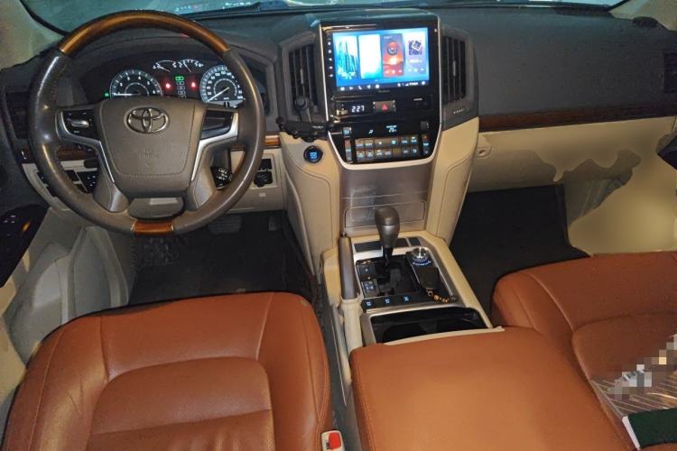 Used Toyota Land Cruiser  Center Console