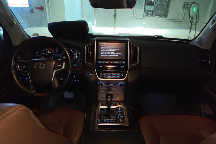 Used Toyota Land Cruiser  Center Console