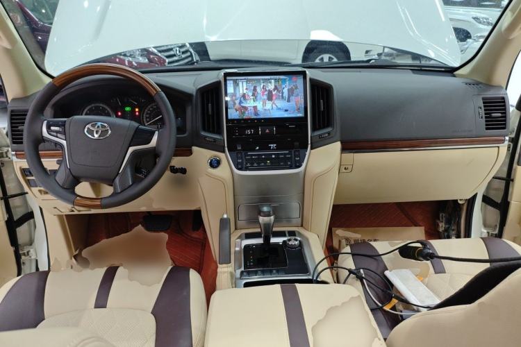 Used Toyota Land Cruiser  Center Console