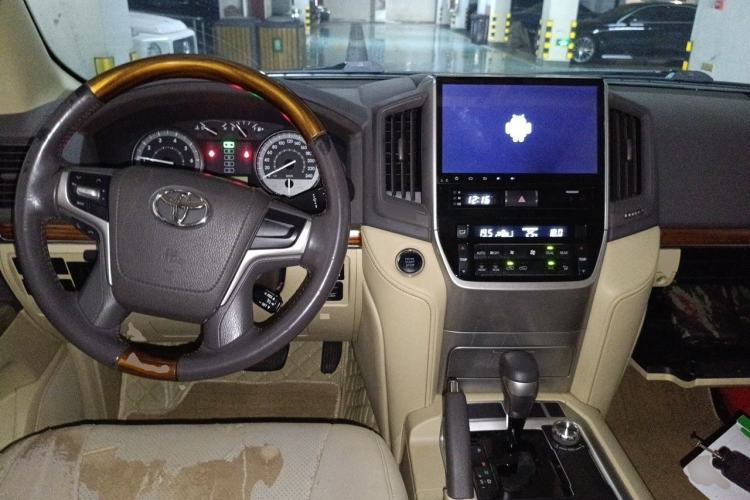 Used Toyota Land Cruiser 2016 4.0L Gasoline 8-Seater U.S. Specification Center Console