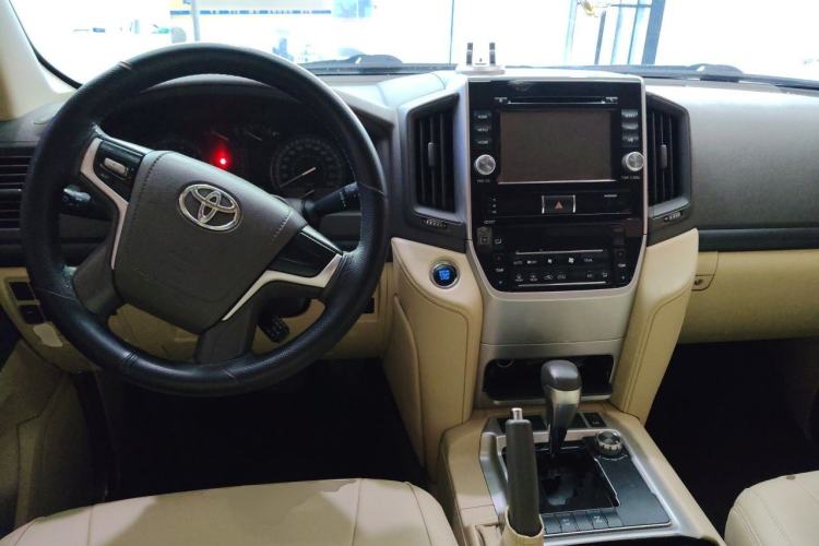 Used Toyota Land Cruiser  Center Console