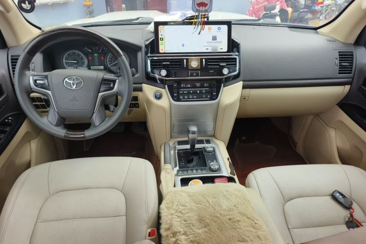 Used Toyota Land Cruiser  Center Console