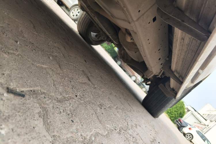 Used Toyota Land Cruiser 2016 4.0 GX-R Dual Fuel Dual Differential – Middle East Chassis Front Left