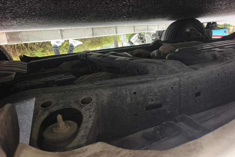 Used Toyota Land Cruiser 2016 4.0L GX 8-Seater U.S. Specification Chassis Front Right