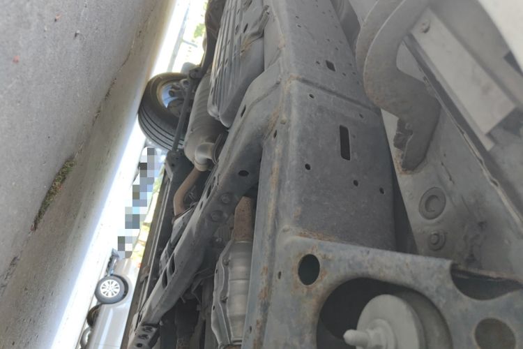 Used Toyota Land Cruiser 2016 4.0L GX-R Eight-Cylinder Dual Differential – Middle East Chassis Front Right