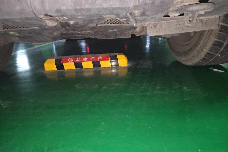 Used Toyota Land Cruiser 2016 4.0L Automatic VX-R Chassis Front