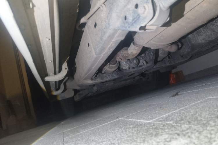 Used Toyota Land Cruiser 2016 5.7L Automatic/Manual Transmission EX-R Middle East Chassis Rear Left