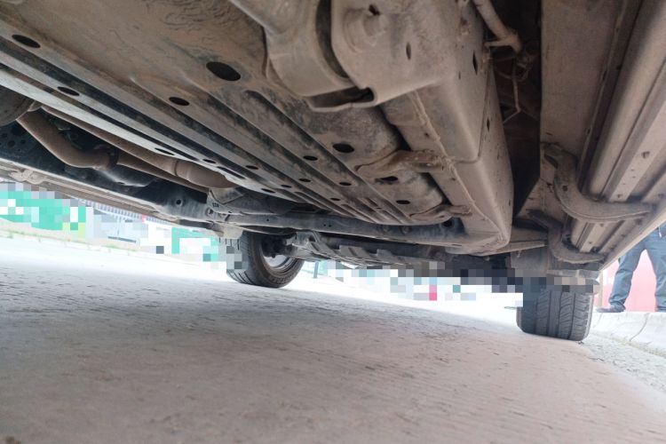 Used Toyota Land Cruiser 2016 4.0 GX-R Dual Fuel Dual Differential – Middle East Chassis Rear Right