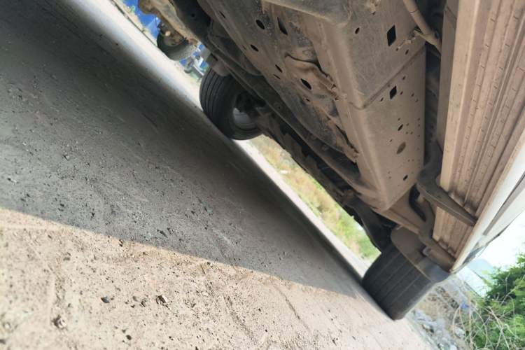Used Toyota Land Cruiser 2016 4.0 GX-R Dual Fuel Dual Differential – Middle East Chassis Rear Right