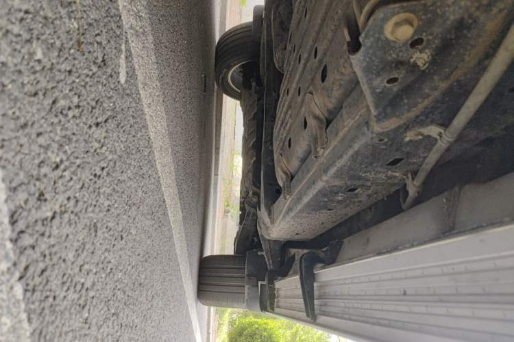 Used Toyota Land Cruiser 2016 4.0L GX-R Dual Differential – Middle East Chassis Rear Right