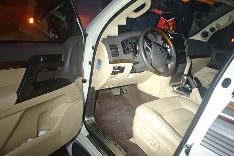 Used Toyota Land Cruiser  Driver Seat
