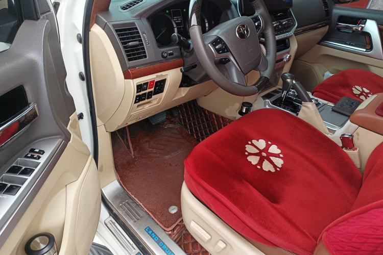 Used Toyota Land Cruiser 2016 4.0 GX-R Dual Fuel Dual Differential – Middle East Driver Seat
