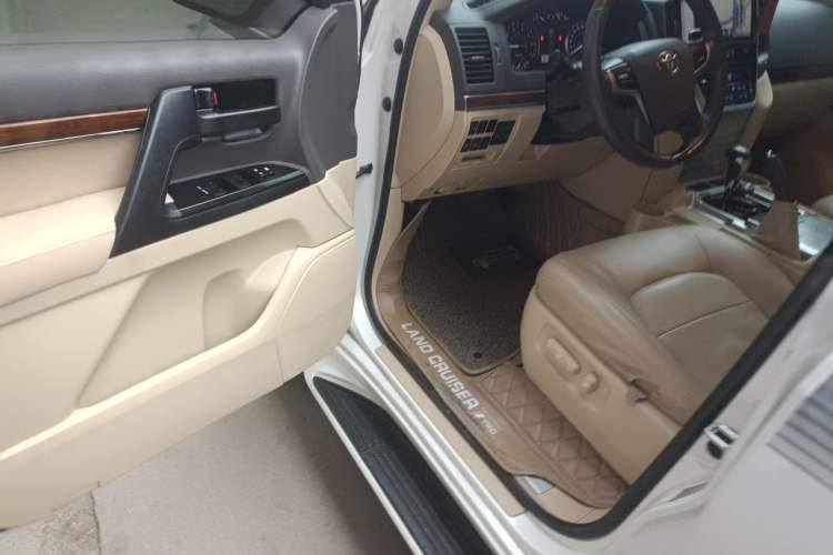 Used Toyota Land Cruiser  Driver Seat