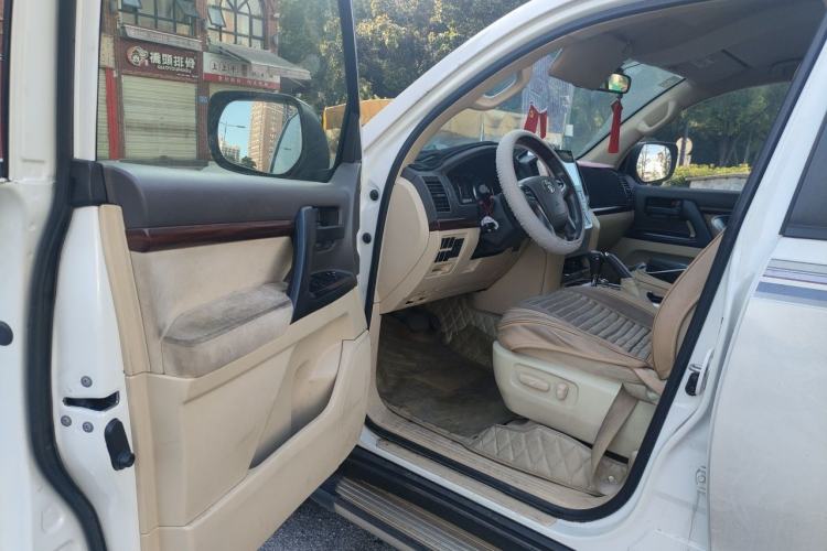 Used Toyota Land Cruiser 2016 4.0L GX 5-Seater U.S. Specification Driver Seat