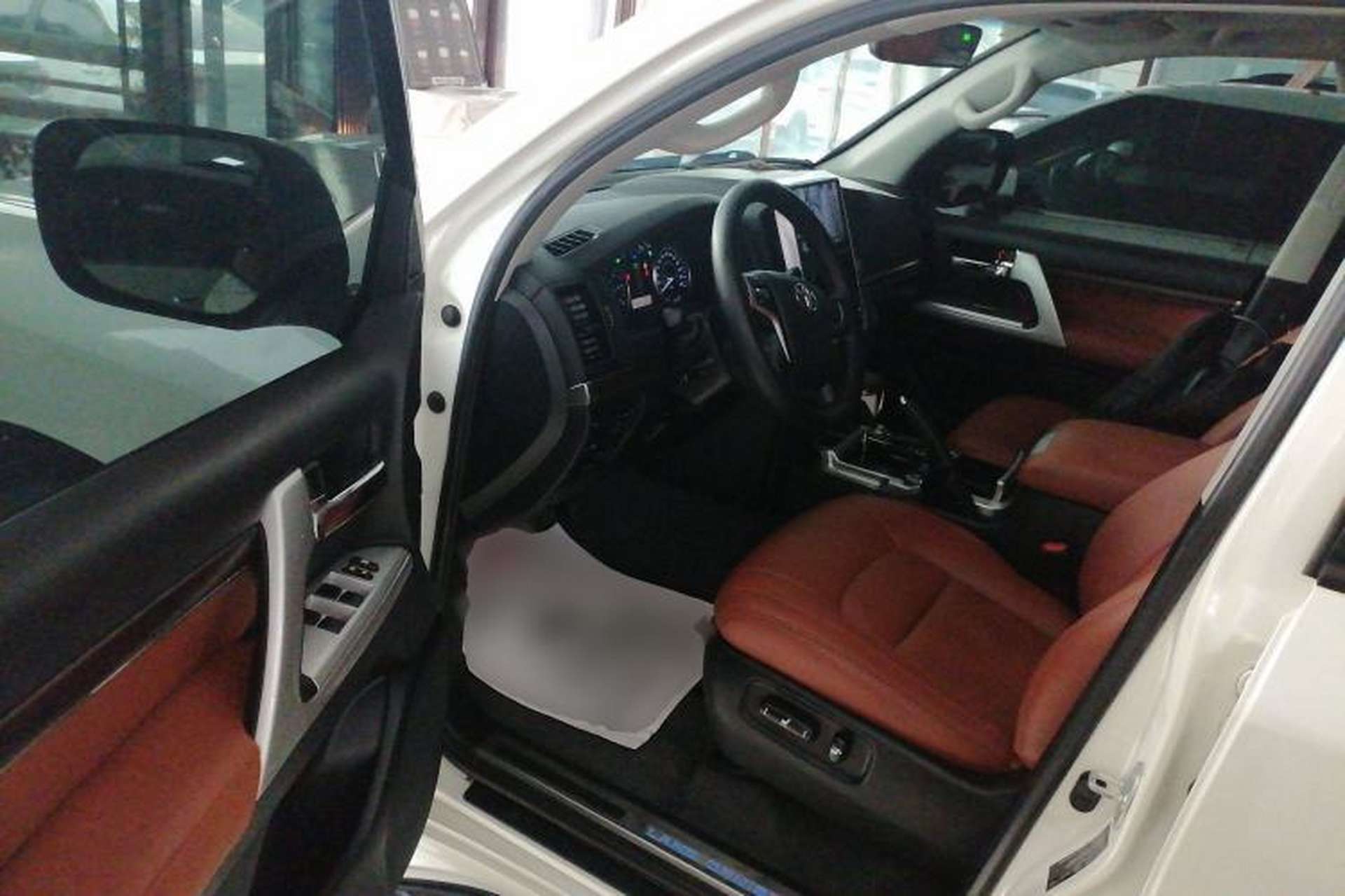 Used Toyota Land Cruiser 2016 4.0L Gasoline 8-Seater Middle East Version Driver Seat