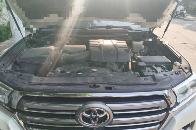 Used Toyota Land Cruiser 2016 4.0L Gasoline 8-Seater Middle East Version Engine Bay