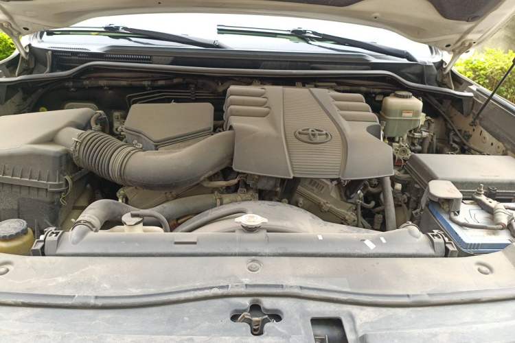 Used Toyota Land Cruiser 2016 4.0L Automatic Parallel Import Version 5 Seats Engine Bay
