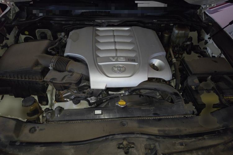 Used Toyota Land Cruiser  Engine Bay