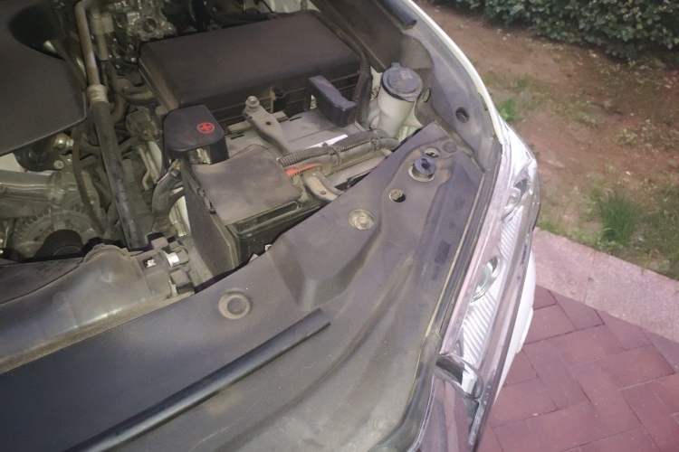 Used Toyota Land Cruiser  Engine Bay Left