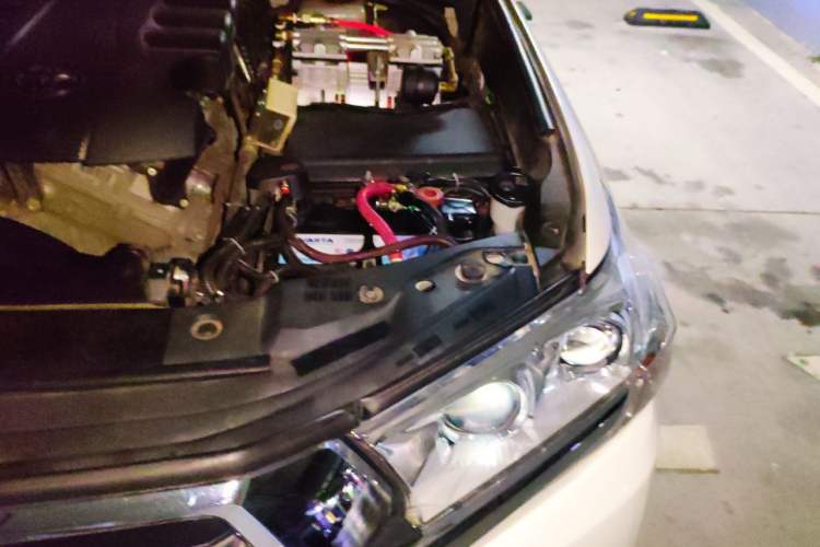 Used Toyota Land Cruiser 2016 4.0L Automatic GX-R Engine Bay Left