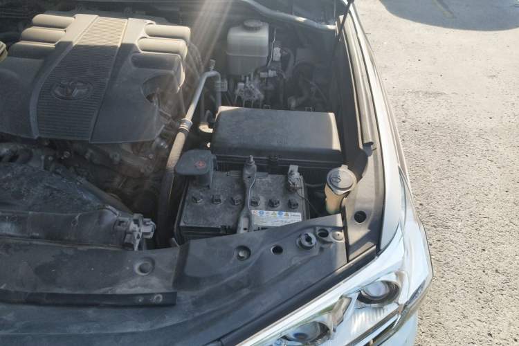 Used Toyota Land Cruiser 2016 4.0L Gasoline 8-Seater Middle East Version Engine Bay Left