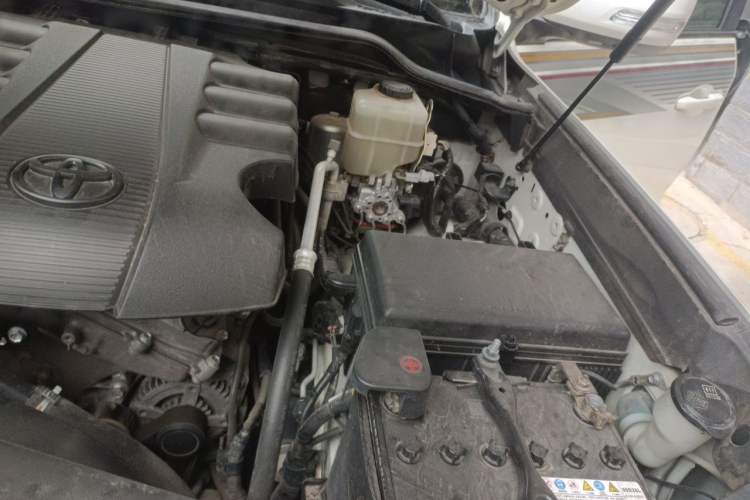 Used Toyota Land Cruiser  Engine Bay Left