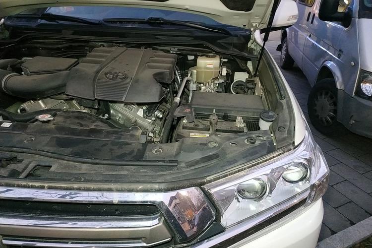 Used Toyota Land Cruiser 2016 4.0L Automatic GX-R Engine Bay Left