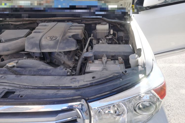 Used Toyota Land Cruiser 2016 4.0L Gasoline 8-Seater Middle East Version Engine Bay Left