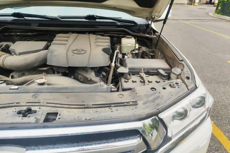 Used Toyota Land Cruiser 2016 4.0L Gasoline 8-Seater Middle East Version Engine Bay Left