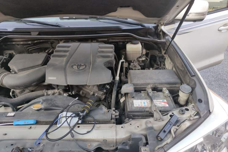 Used Toyota Land Cruiser 2016 4.0L GX 5-Seater U.S. Specification Engine Bay Left