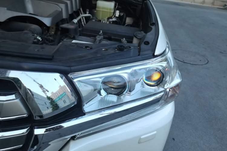 Used Toyota Land Cruiser 2016 4.6L Automatic VX-R Engine Bay Left