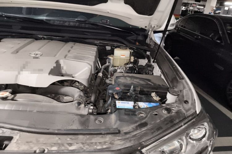 Used Toyota Land Cruiser 2016 4.6L GX-R Middle East Engine Bay Left