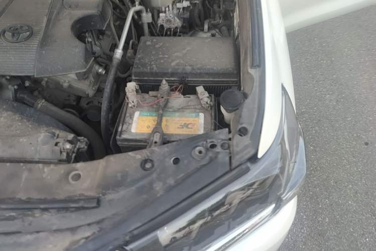 Used Toyota Land Cruiser 2016 4.0 GX-R Dual Fuel Dual Differential – Middle East Engine Bay Left